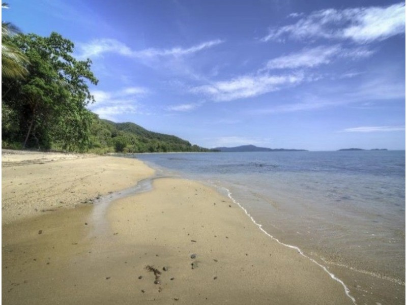 1361 Mossman- Daintree Rd, Rocky Point QLD 4873