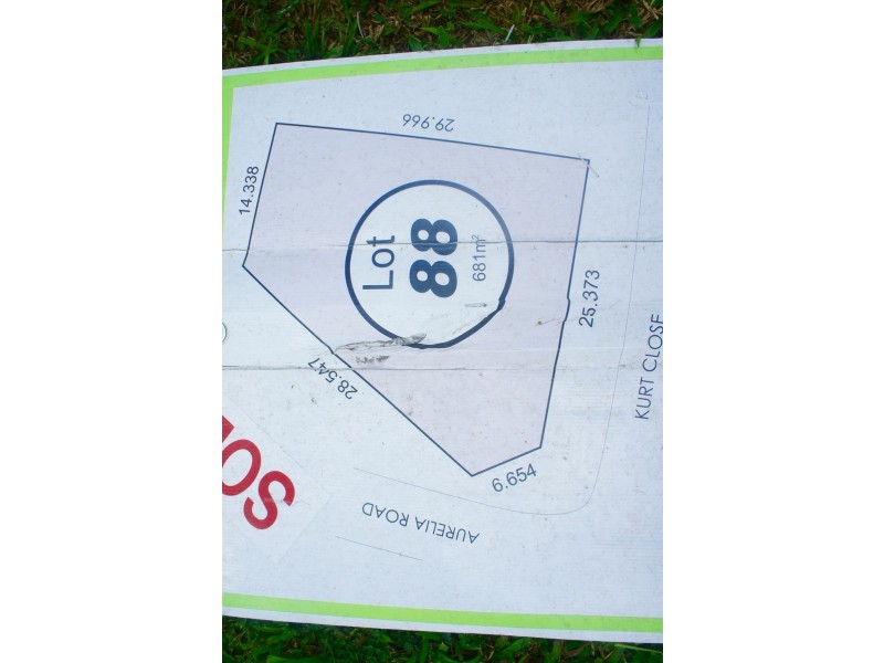 1 Kurt Close, Palm Cove QLD 4879