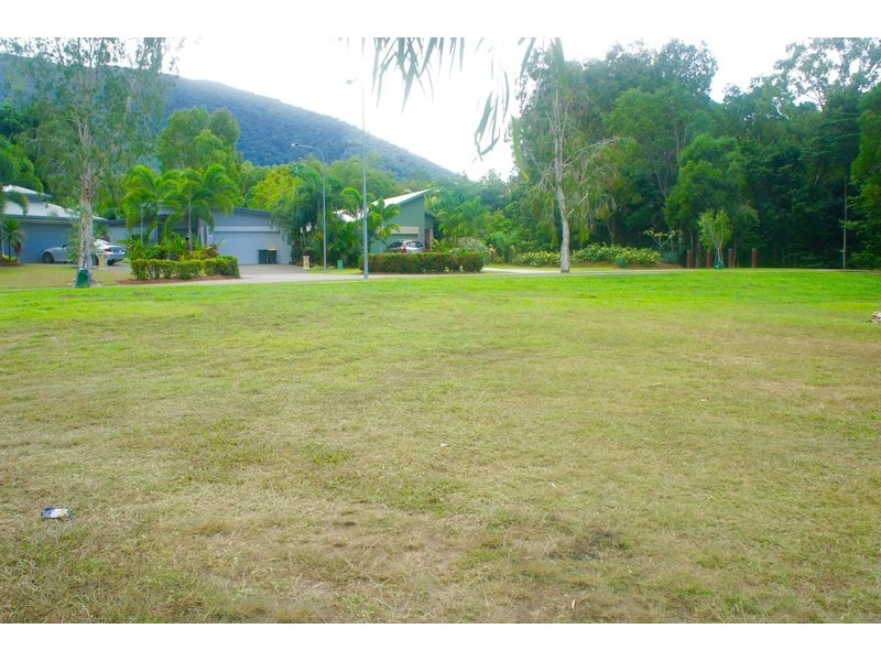 1 Kurt Close, Palm Cove QLD 4879