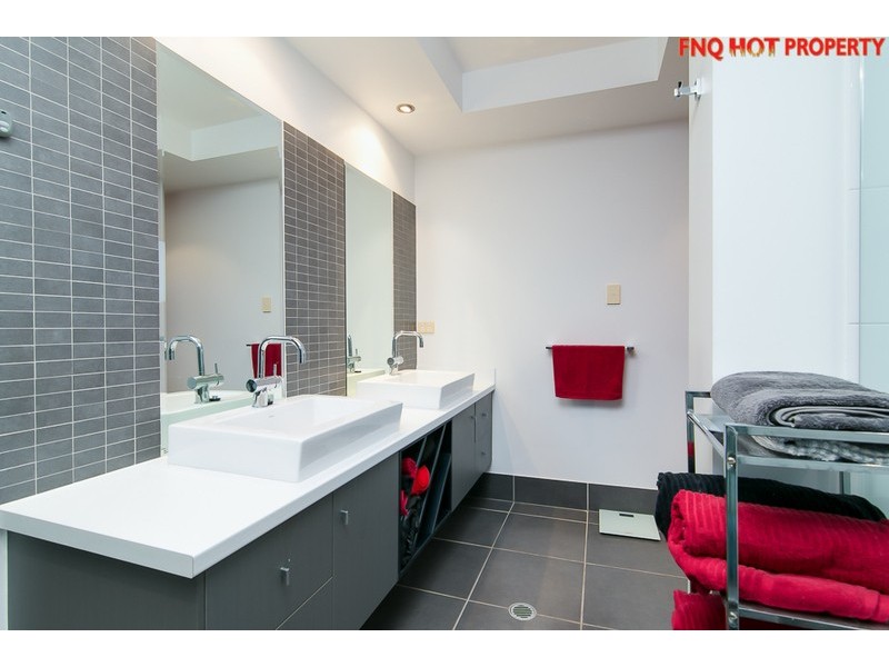 1 Pollock Close, Bentley Park QLD 4869