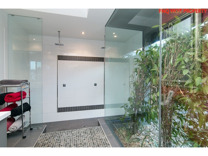 1 Pollock Close, Bentley Park QLD 4869