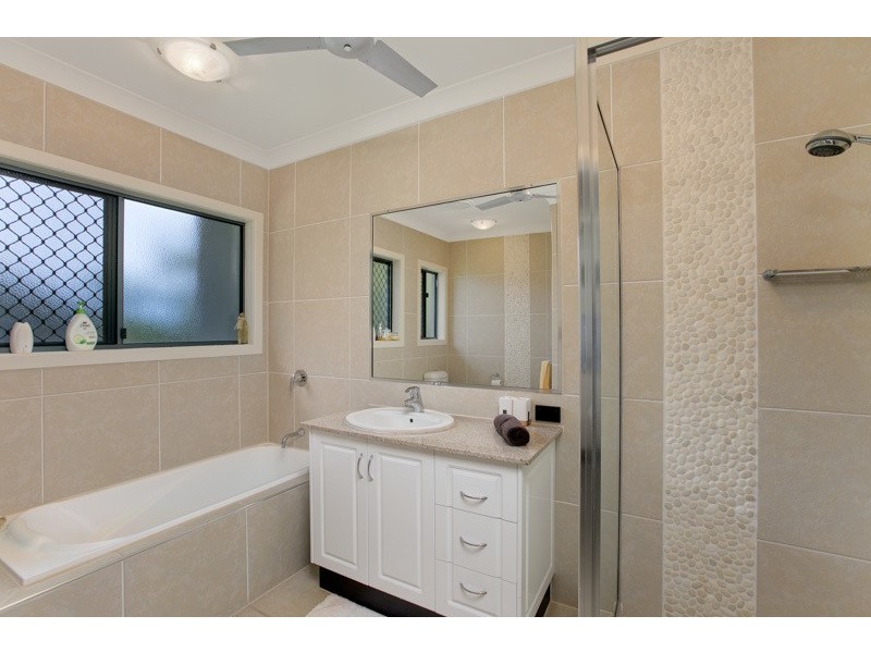 22 Savannah St, Palm Cove QLD 4879