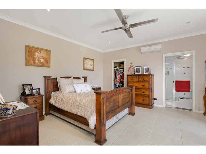 22 Savannah St, Palm Cove QLD 4879