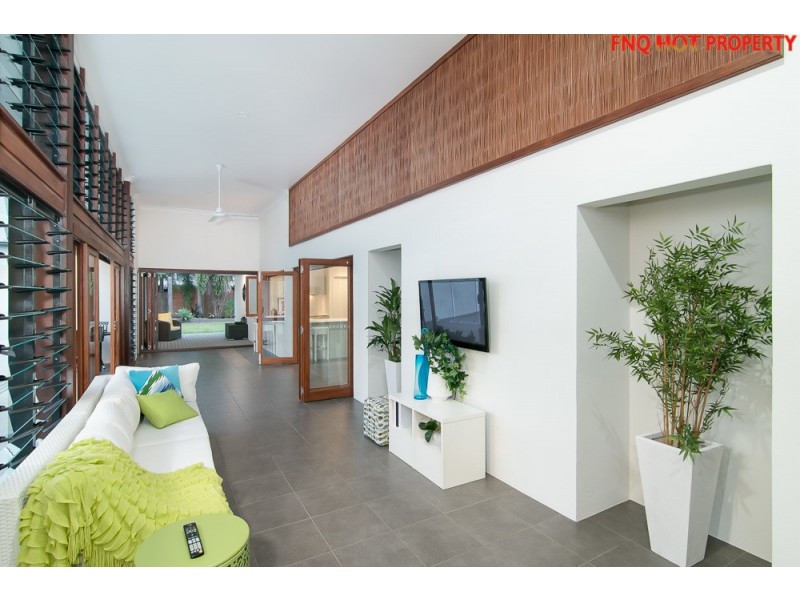 40 Iridescent Drive, Trinity Park QLD 4879