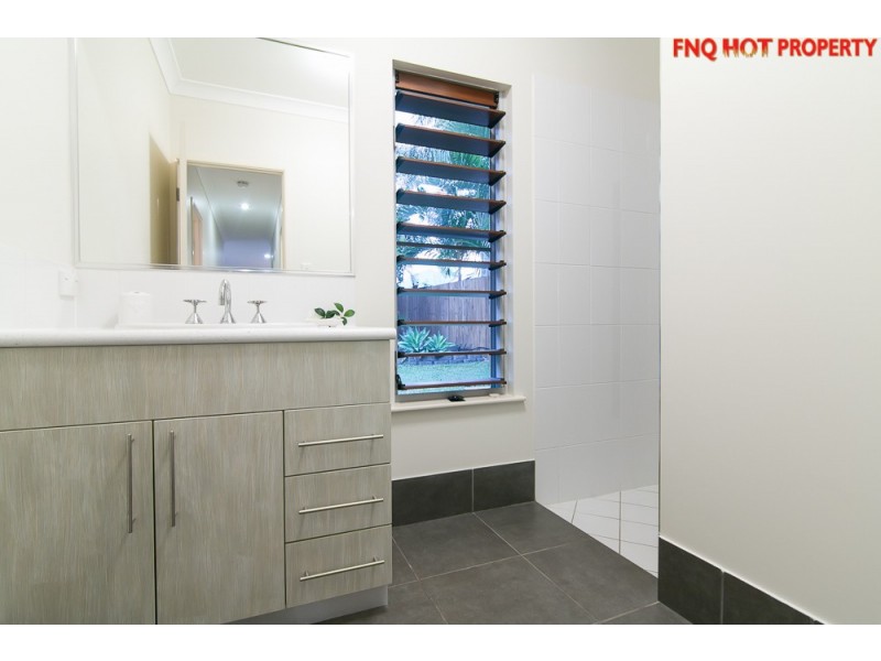 40 Iridescent Drive, Trinity Park QLD 4879