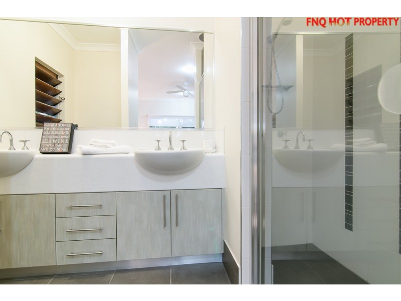 40 Iridescent Drive, Trinity Park QLD 4879