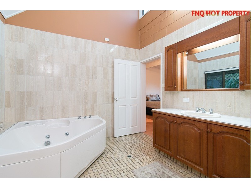 166-172 Stanton Road, Smithfield QLD 4878