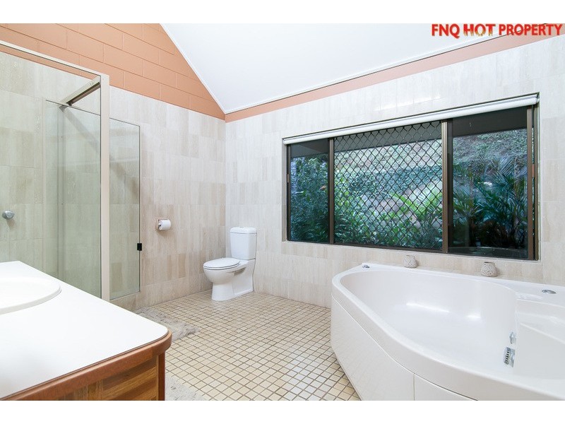 166-172 Stanton Road, Smithfield QLD 4878