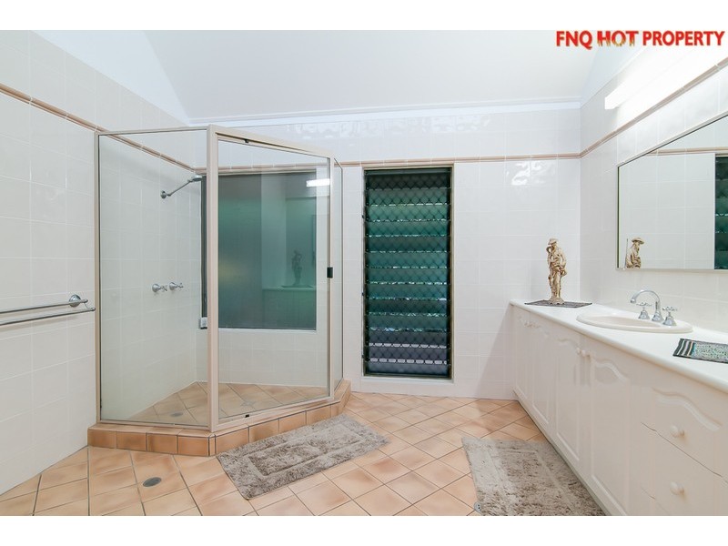 166-172 Stanton Road, Smithfield QLD 4878