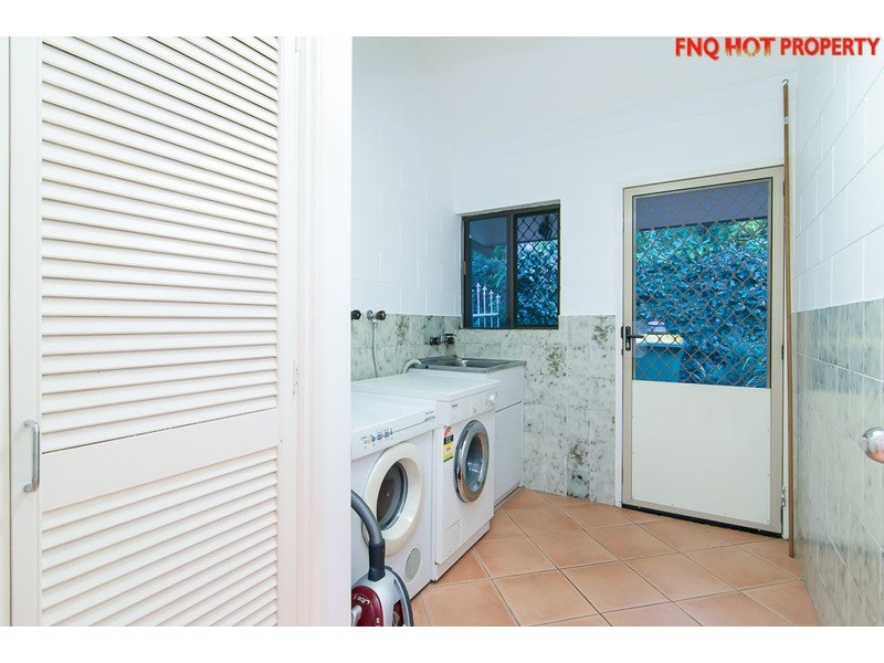 166-172 Stanton Road, Smithfield QLD 4878