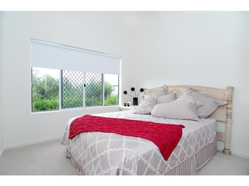 2 Carmelo Close, Whitfield QLD 4870