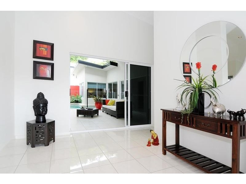 2 Carmelo Close, Whitfield QLD 4870