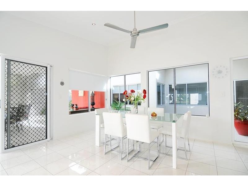 2 Carmelo Close, Whitfield QLD 4870