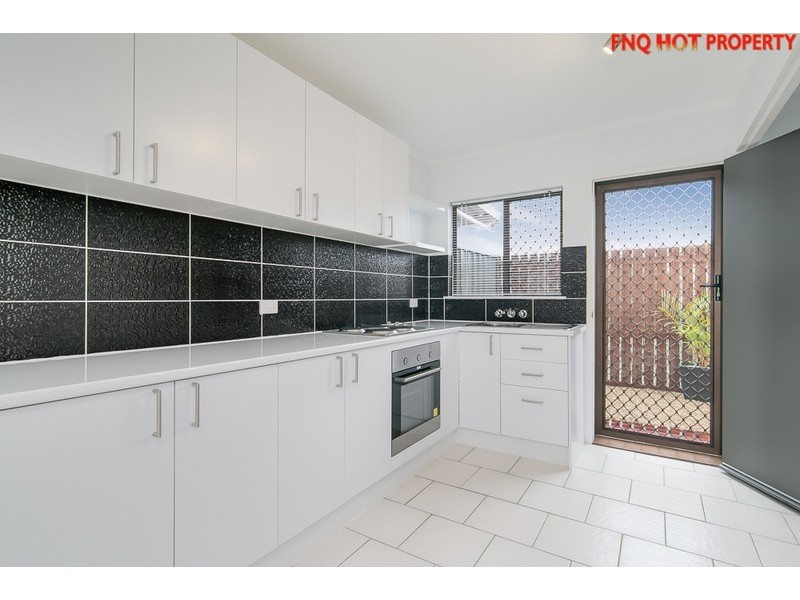 2/28 Girralong Street, Woree QLD 4868
