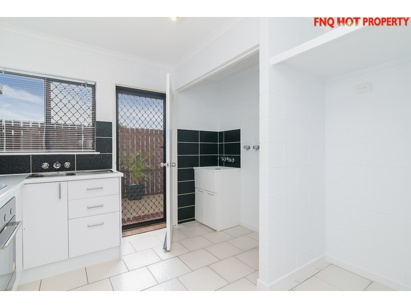 2/28 Girralong Street, Woree QLD 4868