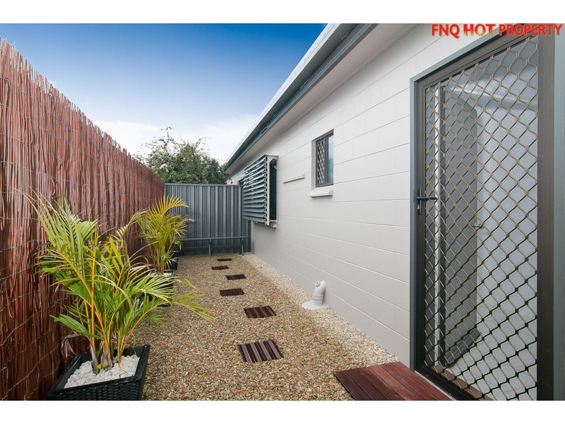 2/28 Girralong Street, Woree QLD 4868
