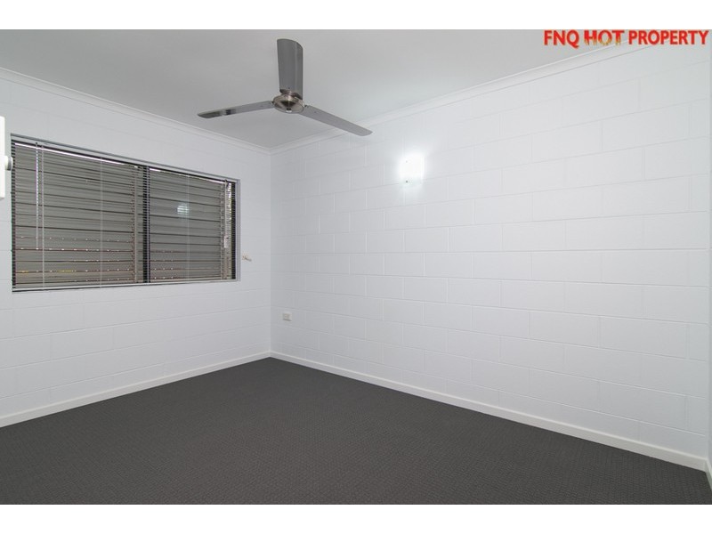 2/28 Girralong Street, Woree QLD 4868