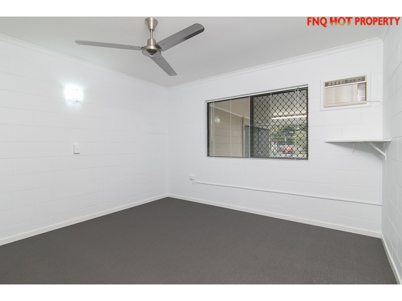 2/28 Girralong Street, Woree QLD 4868