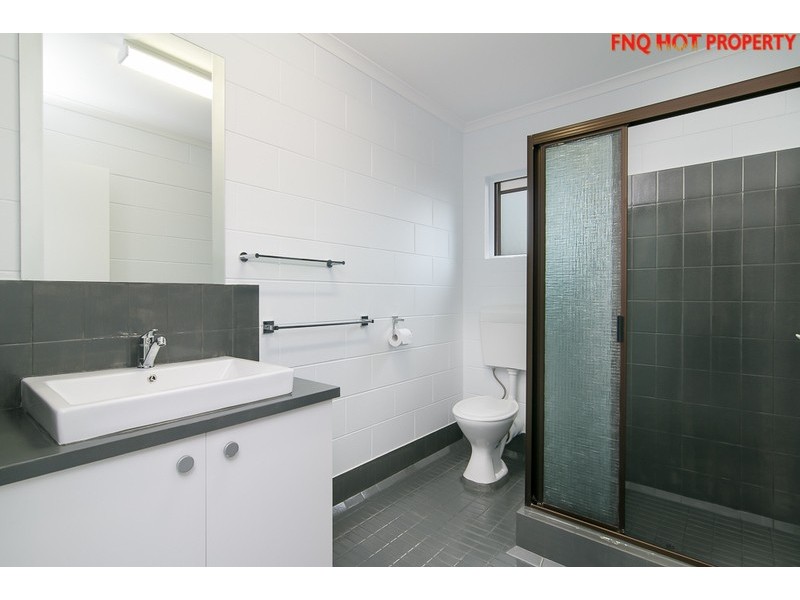 2/28 Girralong Street, Woree QLD 4868