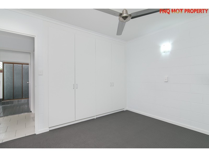 2/28 Girralong Street, Woree QLD 4868