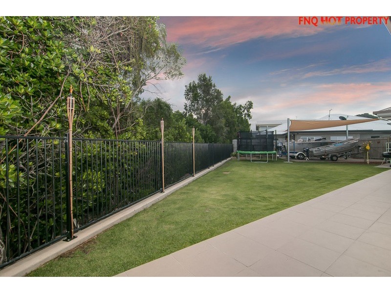 3 Icefire Qy, Trinity Park QLD 4879