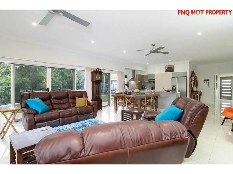 3 Icefire Qy, Trinity Park QLD 4879