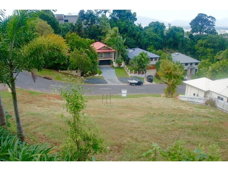 75 Summer Hill Drive, Mooroobool QLD 4870