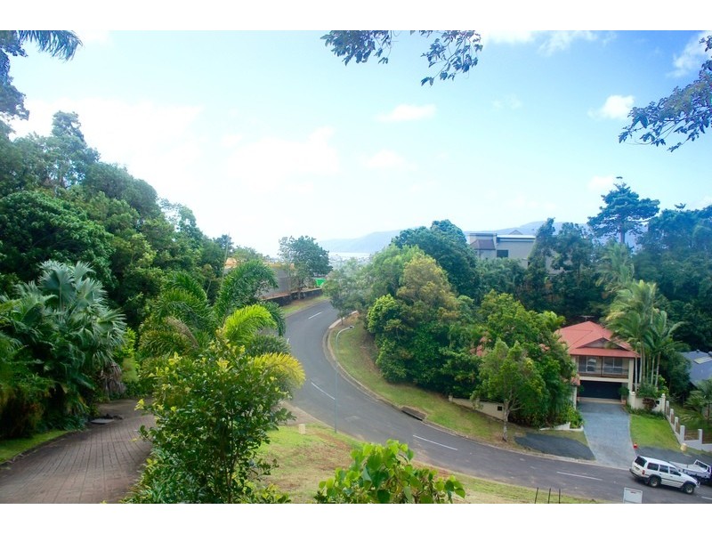 75 Summer Hill Drive, Mooroobool QLD 4870