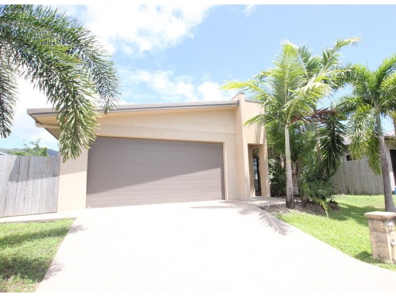 11 Thooleer Vista, Trinity Park QLD 4879