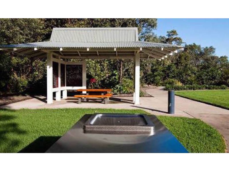 11 Thooleer Vista, Trinity Park QLD 4879
