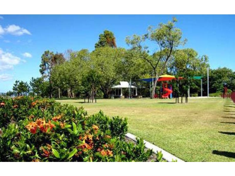 11 Thooleer Vista, Trinity Park QLD 4879