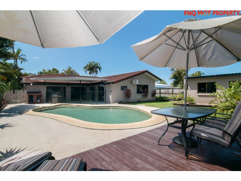 65 Terebra Street, Palm Cove QLD 4879