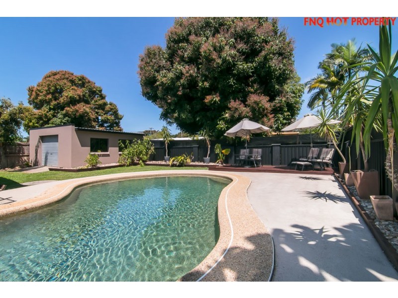 65 Terebra Street, Palm Cove QLD 4879