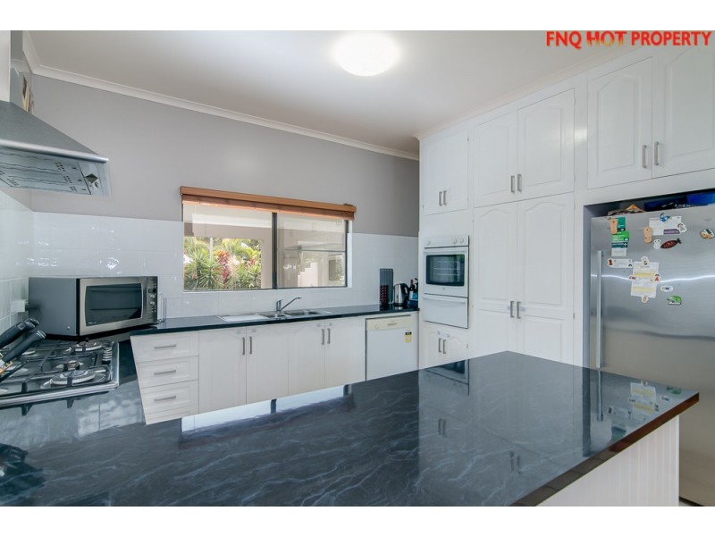 65 Terebra Street, Palm Cove QLD 4879