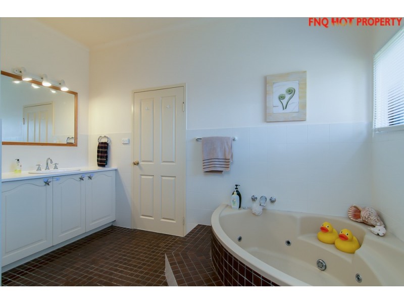 65 Terebra Street, Palm Cove QLD 4879