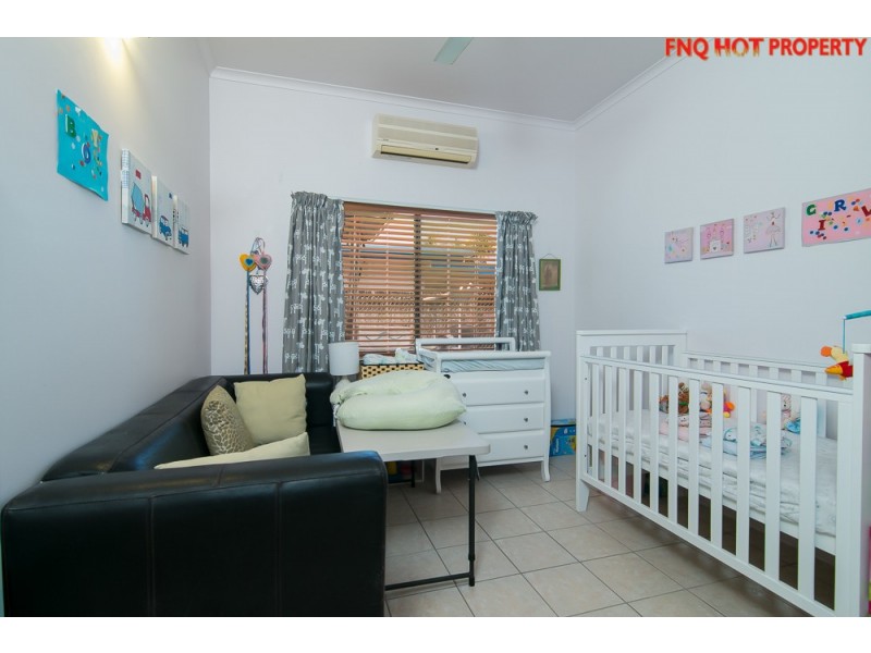 65 Terebra Street, Palm Cove QLD 4879