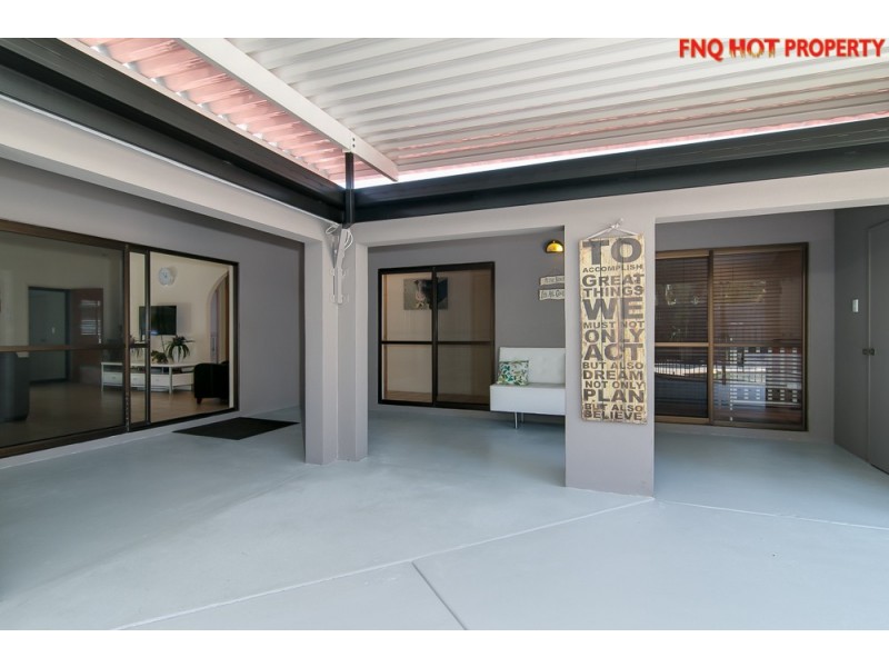 65 Terebra Street, Palm Cove QLD 4879