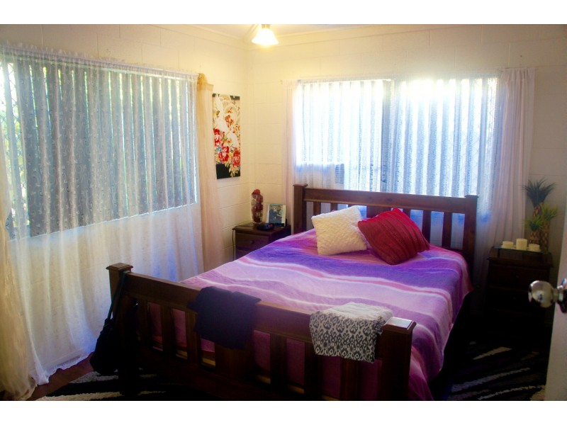 89 Digger St, Cairns North QLD 4870