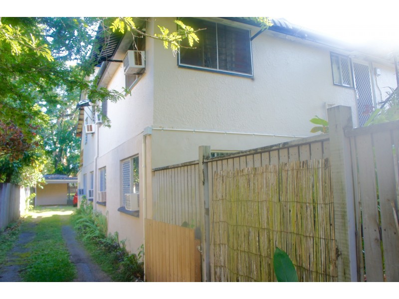 89 Digger St, Cairns North QLD 4870