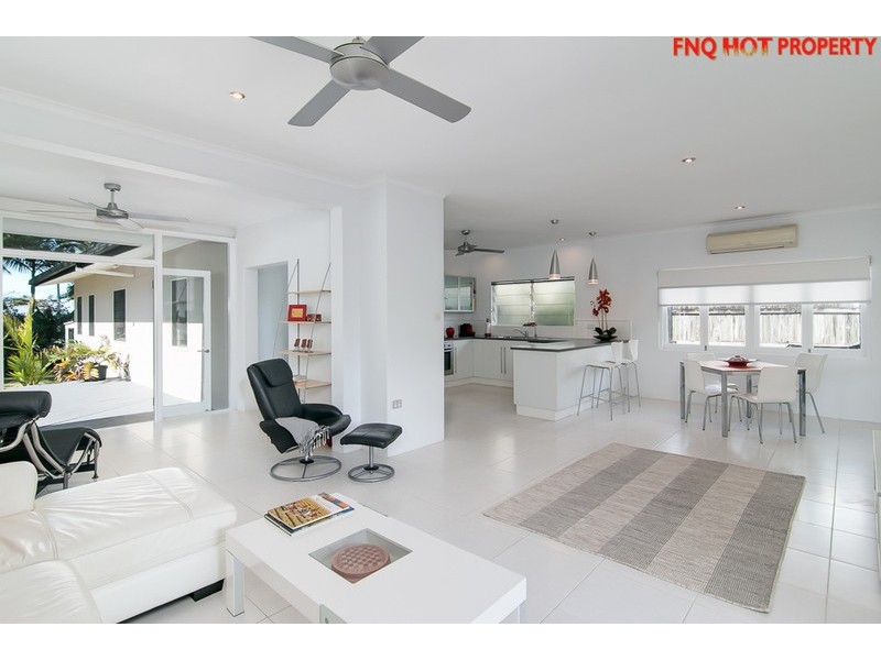 16  Batt St, Clifton Beach QLD 4879
