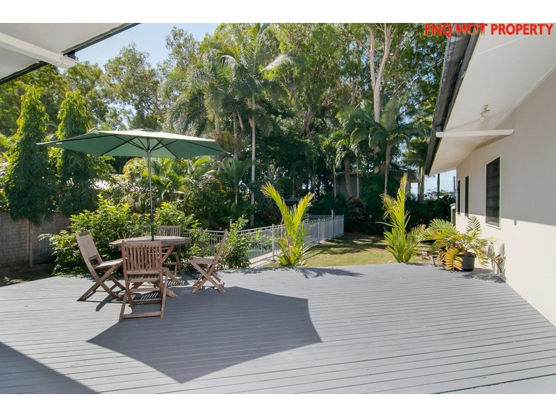 16  Batt St, Clifton Beach QLD 4879