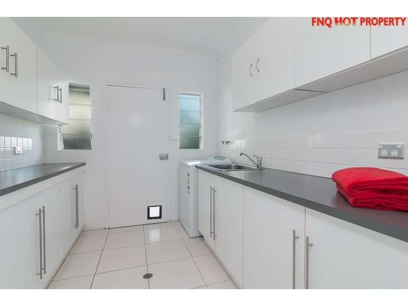 16  Batt St, Clifton Beach QLD 4879