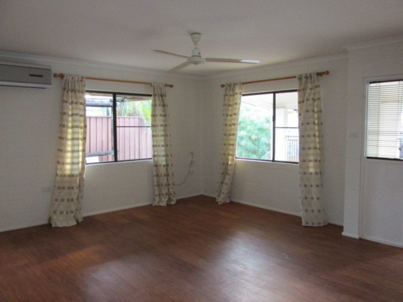 8 Samuel Street, Yorkeys Knob QLD 4878