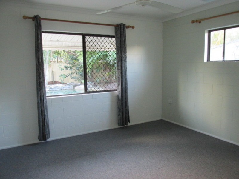 8 Samuel Street, Yorkeys Knob QLD 4878