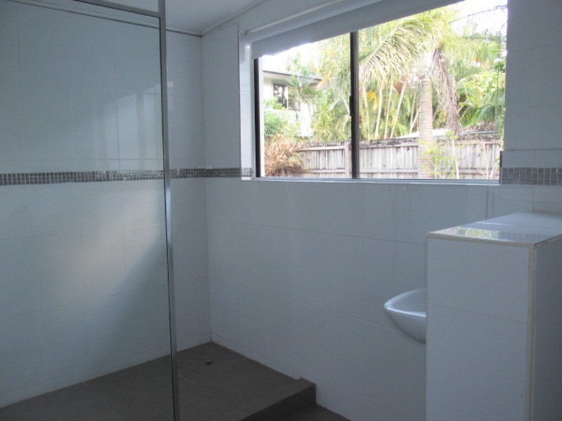 8 Samuel Street, Yorkeys Knob QLD 4878