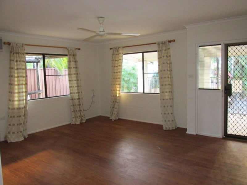 8 Samuel Street, Yorkeys Knob QLD 4878