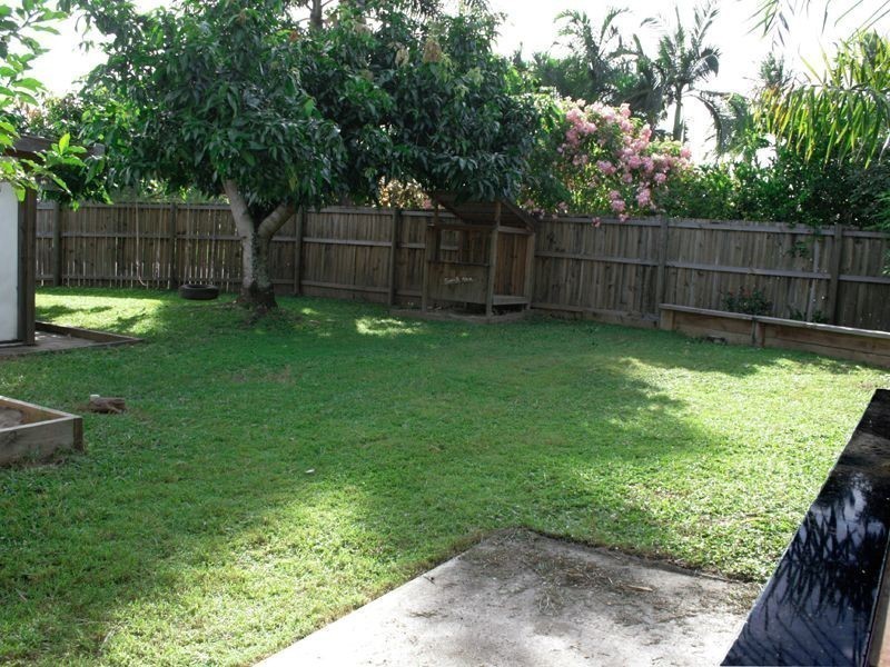 8 Samuel Street, Yorkeys Knob QLD 4878