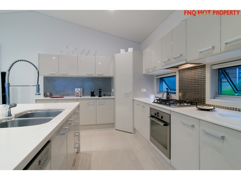 1/60 Harbour Drive, Trinity Park QLD 4879