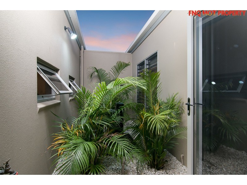 1/60 Harbour Drive, Trinity Park QLD 4879
