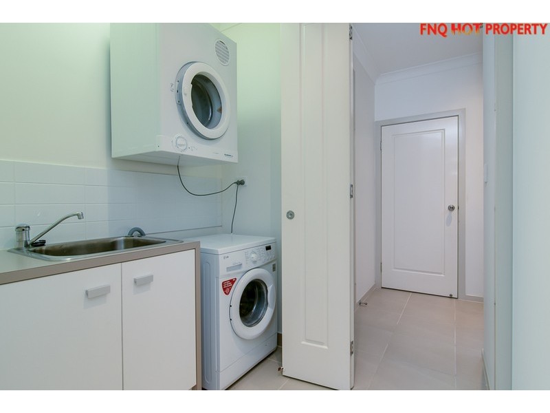 1/60 Harbour Drive, Trinity Park QLD 4879